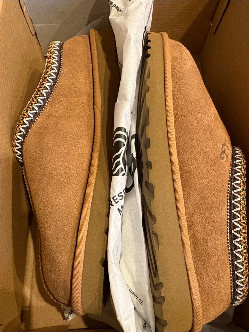 NEW IN BOX! Men’s UGG Chestnut Brown Suede Slip-On Shearling Mocs size 9